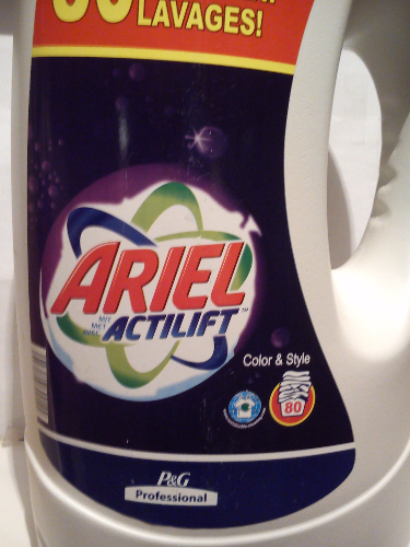 Рідкий пральний порошок Ariel Complete7 і actilift